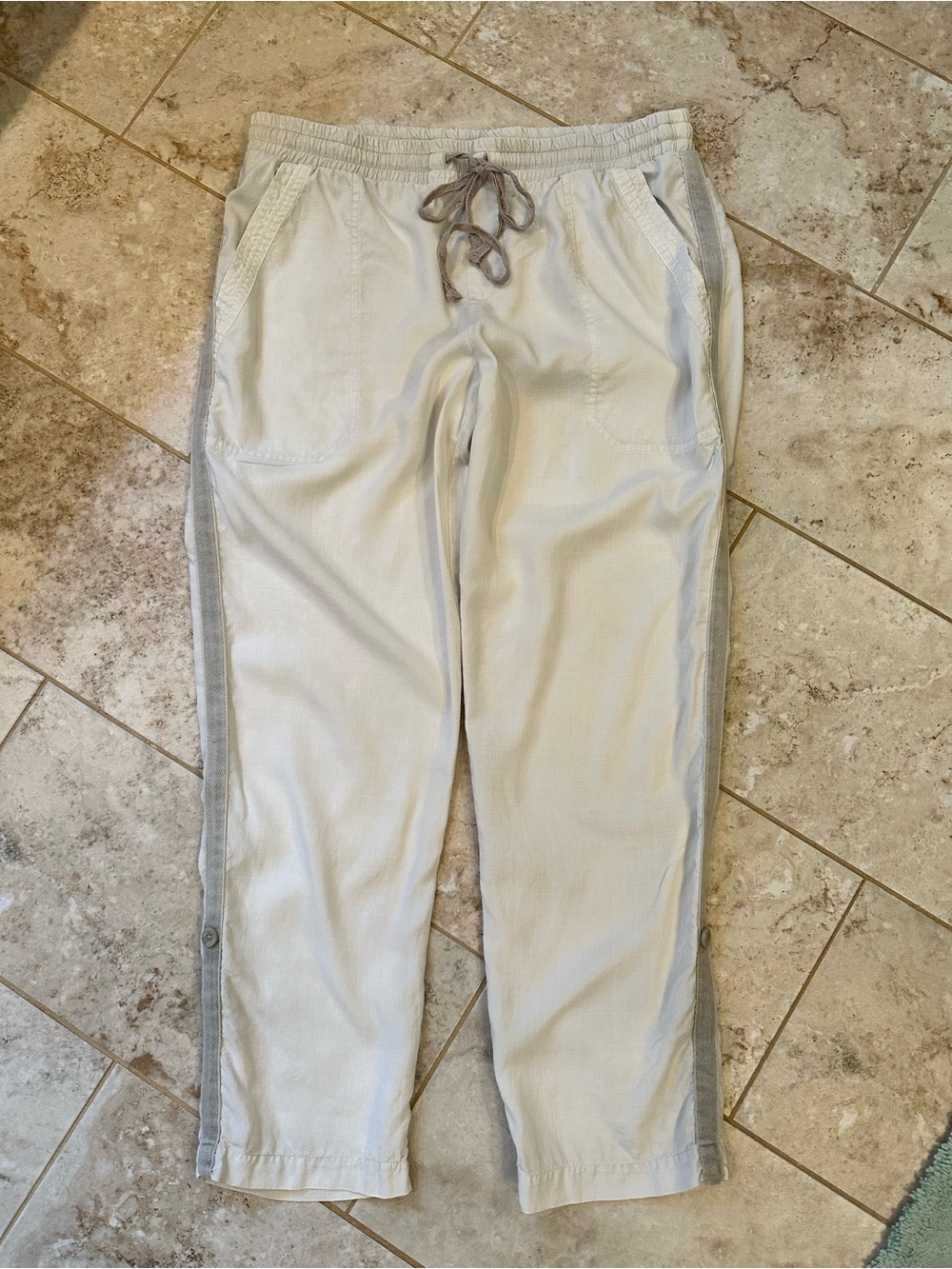 cloth & stone Light Gray Joggers with Contrast Side Trim